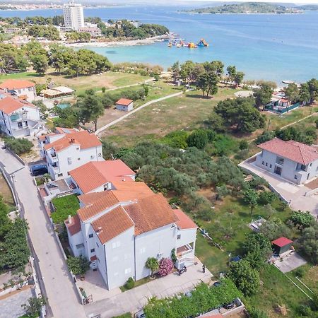 Apartments And Rooms On The Beach Vodice Esterno foto