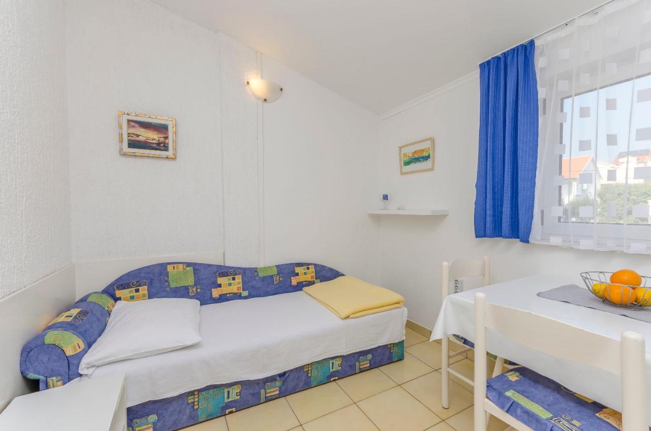 Apartments And Rooms On The Beach Vodice Esterno foto