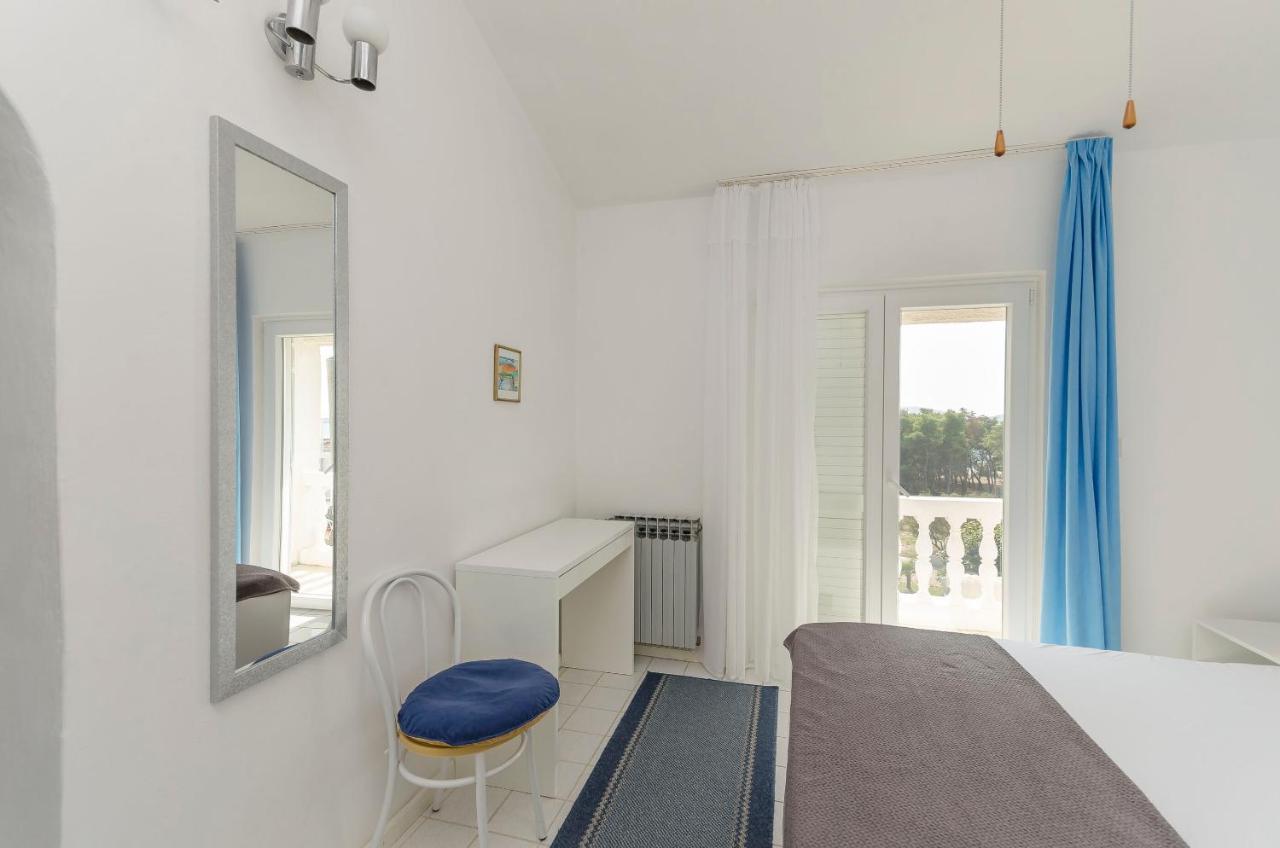 Apartments And Rooms On The Beach Vodice Esterno foto