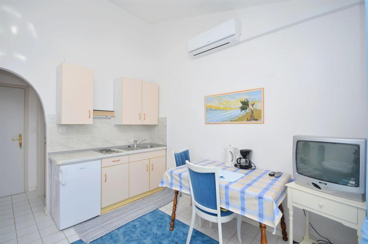Apartments And Rooms On The Beach Vodice Esterno foto