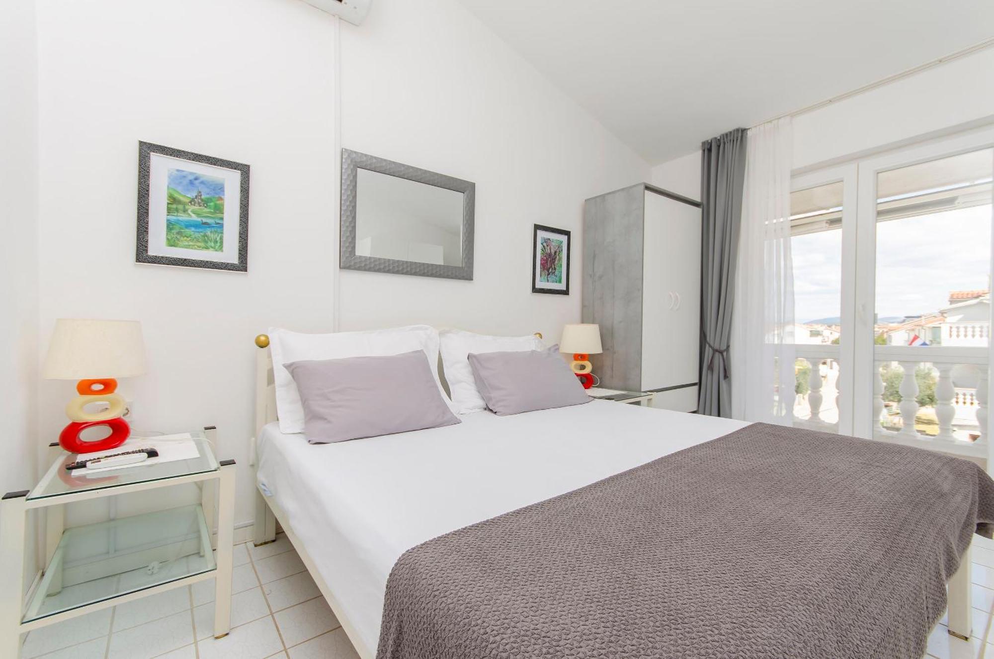 Apartments And Rooms On The Beach Vodice Esterno foto