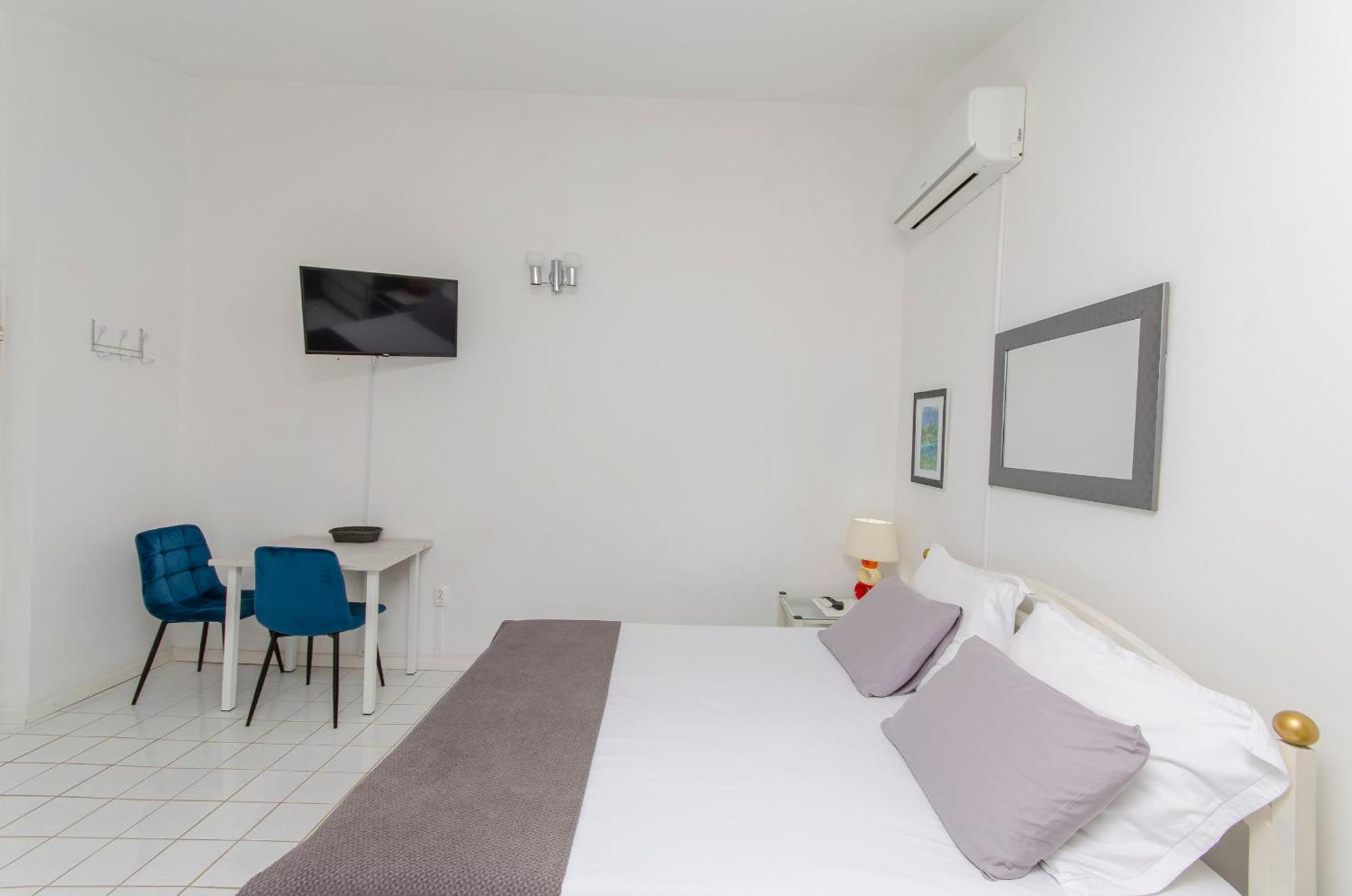 Apartments And Rooms On The Beach Vodice Esterno foto